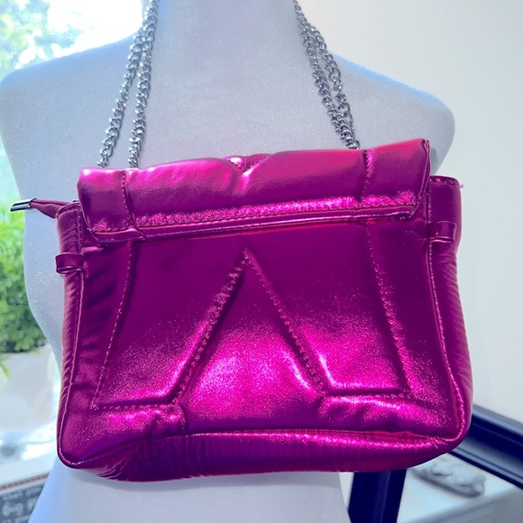 Metallic Fuchsia bag - Picture 2 of 4